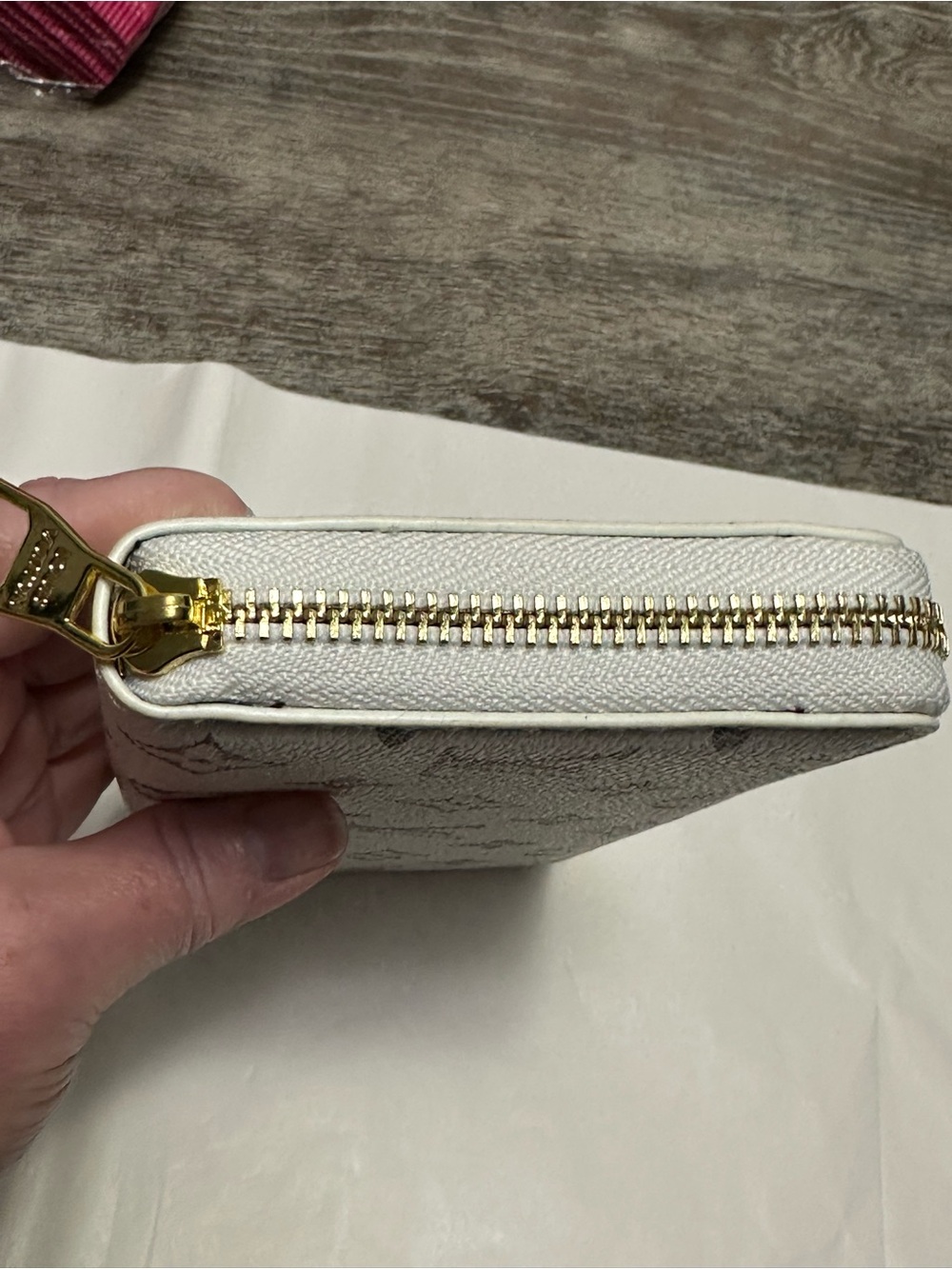 White and Gray Zip Wallet full size - Picture 9 of 13